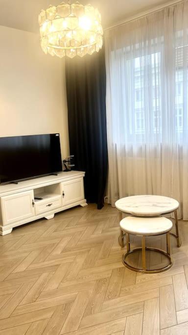 B&W Luxurious Apartment In The Heart Of Wrocław Kültér fotó